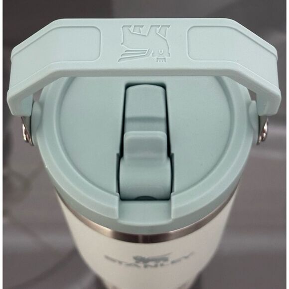 Stanley Ice Flow Flip Straw 30oz Tumbler, MIST - Picture 3 of 4